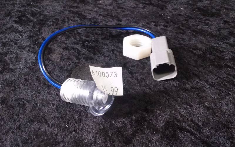 lot 1080 image: Ranger Livewell Light wConnector - Small