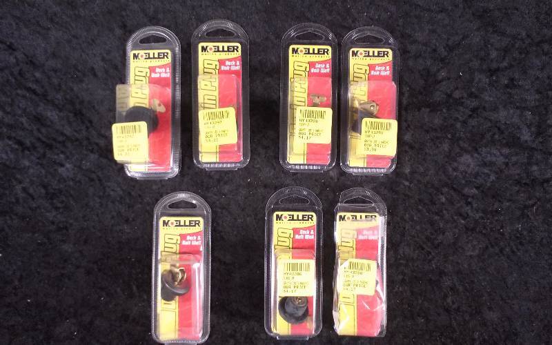 lot 1093 image: Lot - Misc Moeller Deck & Baitwell Drain Plugs