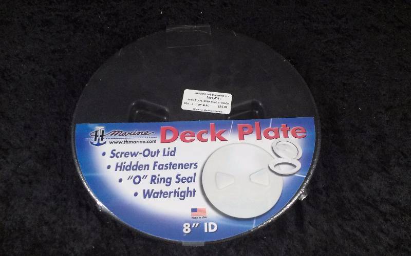 lot 1096 image: TH Marine 8 Deck Plate, Screw Out Lid, PN DPS-8-1-DP