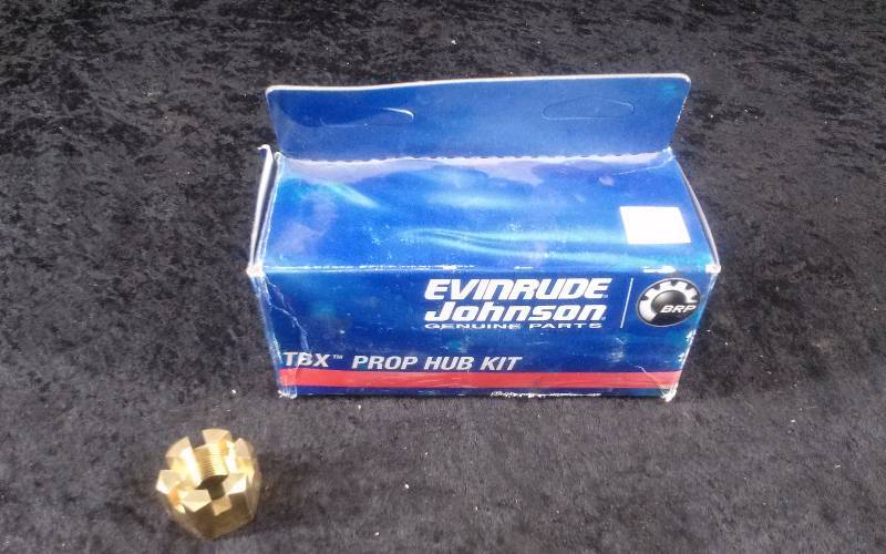 lot 1099 image: Evinrude TBX Prop Hub Kit PN 0177283