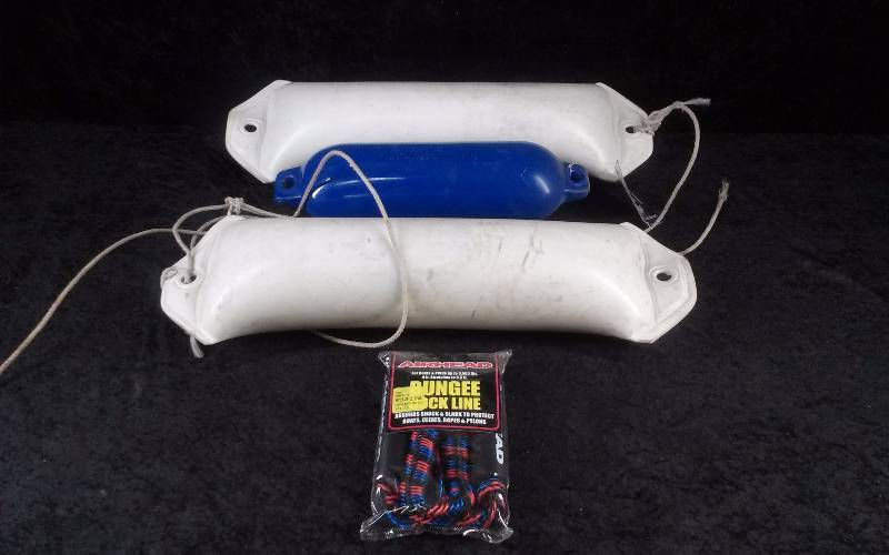 lot 1143 image: Lot (1) Bungee Dock Line & (3) BoatDock Bumpers