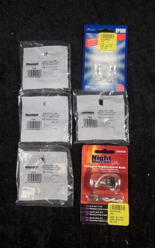 lot 1198 image: Lot - Replacement Bulbs, (1) Halogen VH550, (1) Wagner 12v BP906, (4)Wagner Mini 14V2CP