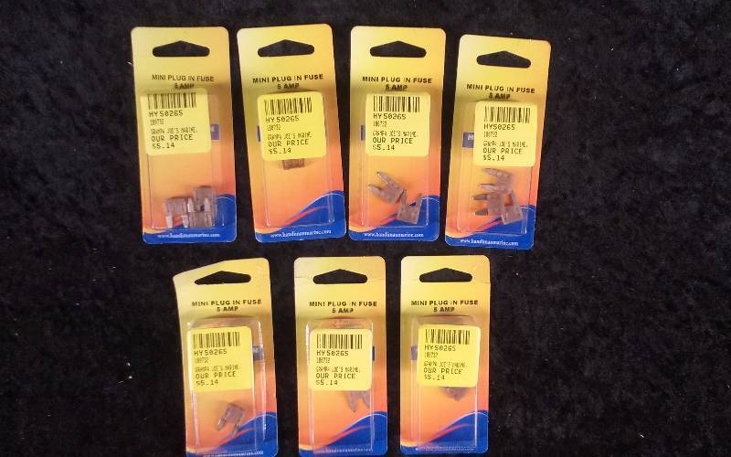 lot 1244 image: (7) Handiman Marine Mini Plug In Fuses, 5 amp, PN 180732