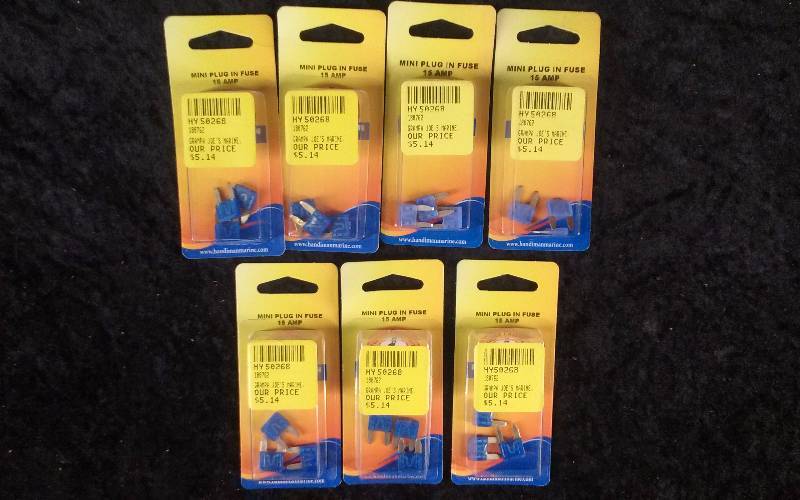 lot 1248 image: (7) Handiman Marine Mini Plug In Fuses, 15 amp, PN 180762