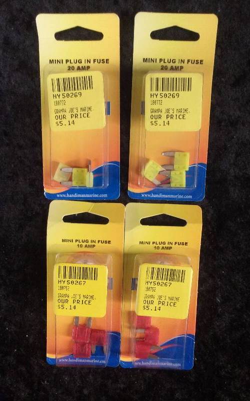 lot 1250 image: Lot - Handiman Marine Mini Plug In Fuses (2) 10 amp, PN 180752 & (2) 20 amp, 180772