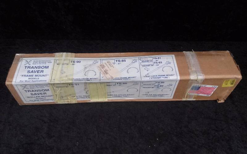 lot 1271 image: VeVe Inc TS-91 Transom Saver Roller Mount, Adjustable 26-56