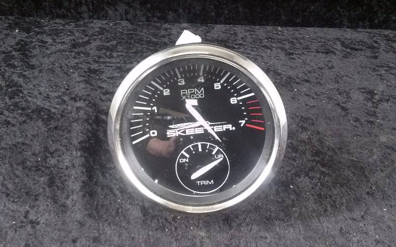 lot 1275 image: Faria Multi Function Outboard Boat Tachometer Gauge wTrim, PN GT0069A