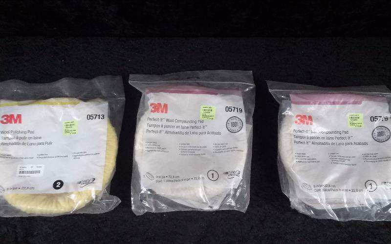 lot 1331 image: Lot - (2) 3M Wool Compounding Pad, 9 & (1) 3M Wool Polishing Pad, 9