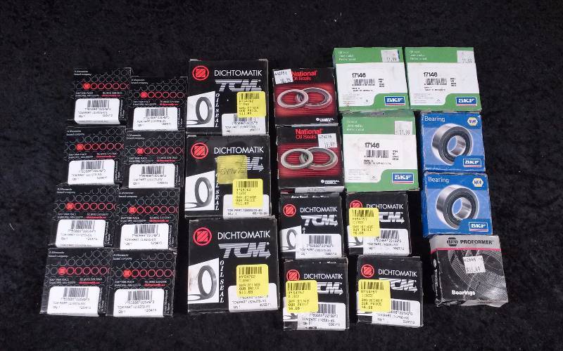 lot 1354 image: Lot - Oil Seals & Bearings
