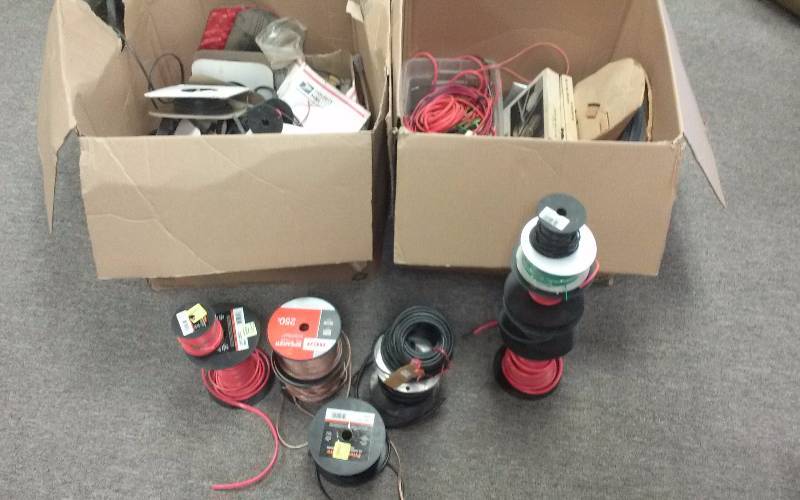 lot 1360 image: Lot - Misc Wires, Speaker Wires, etc