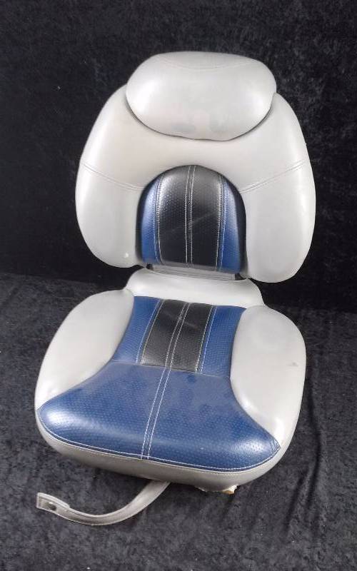 lot 1366 image: RANGER Boat Seat, BlueGray, has rip