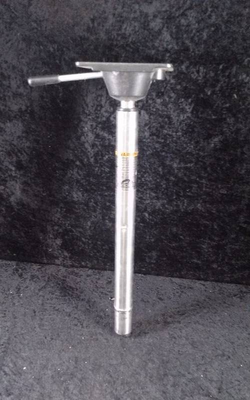 lot 1379 image: Springfield Seat Pedestal, Adjustable