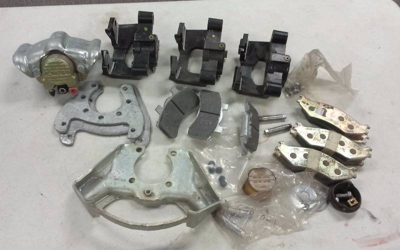 lot 1424 image: Lot - Ranger Calipers, Brake Pads, etc