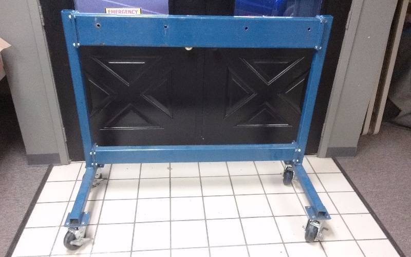 lot 1428 image: Brownwell Metal Outboard Motor Stand, Heavy Duty, On Casters wLocks