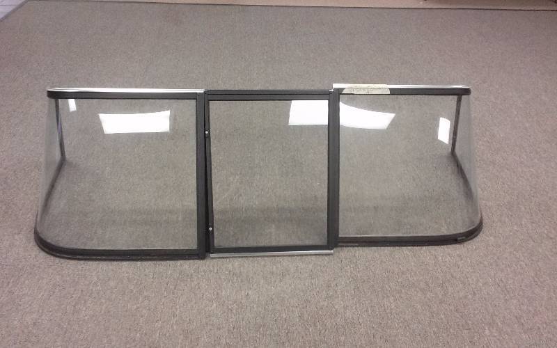 lot 1447 image: Boat Windshield - 3 Panel, 89w
