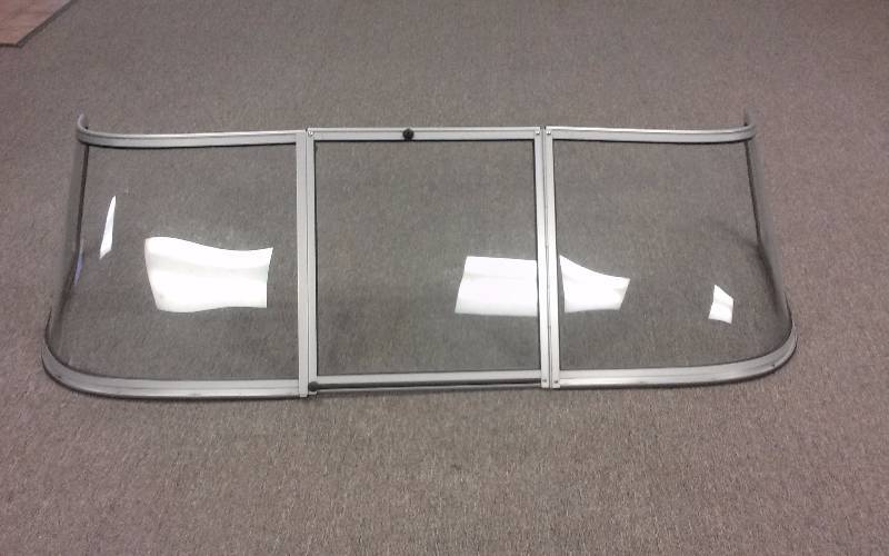 lot 1448 image: Boat Windshield - 3 Panel, 84w
