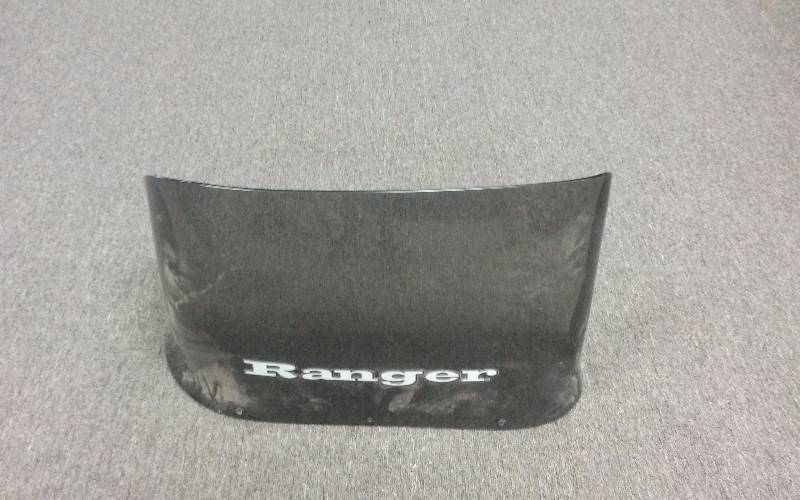 lot 1451 image: Boat Windshield - Ranger Tinted, 30 12w