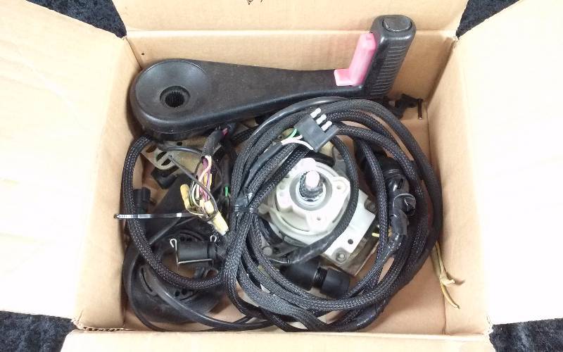 lot 1507 image: Evinrude OMC Ignition Harness, Key Switch, Control Box (used)