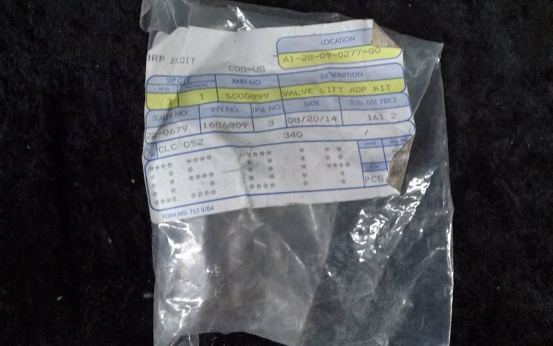 lot 1514 image: Evinrude Valve Lift Adapter Kit, PN 5000899