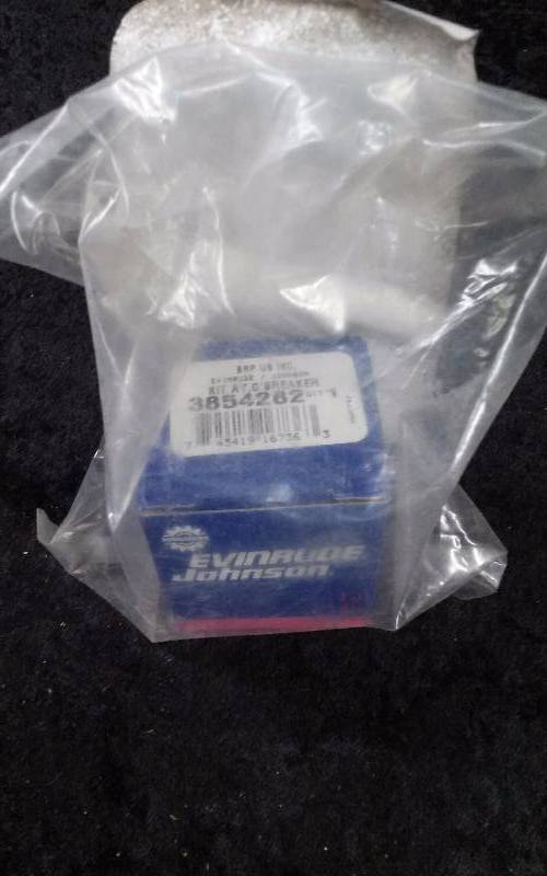 lot 1521 image: Evinrude Circuit Breaker Assembly, PN 3854282