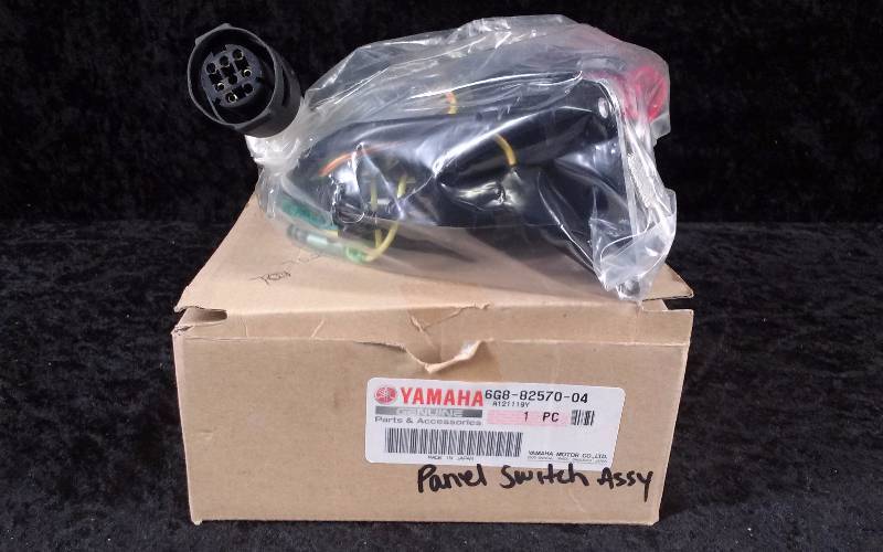 lot 1581 image: Yamaha Panel Switch AY, PN 6G8-82570-04