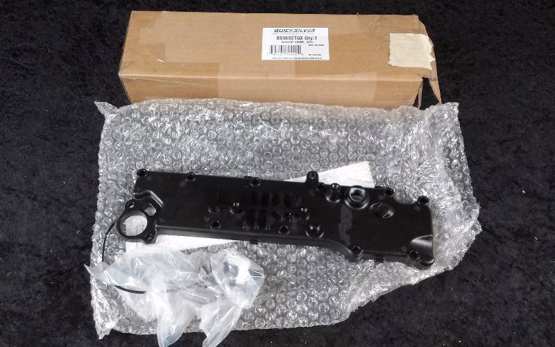 lot 1605 image: Quicksilver Exhaust Cover, 4 Cylinder, PN  893692T02