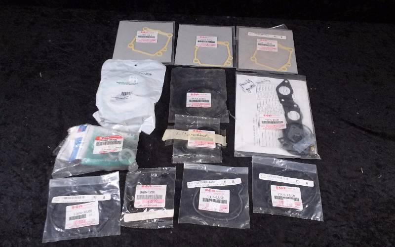 lot 1658 image: Suzuki Parts - Bin Lot - Misc (see description)