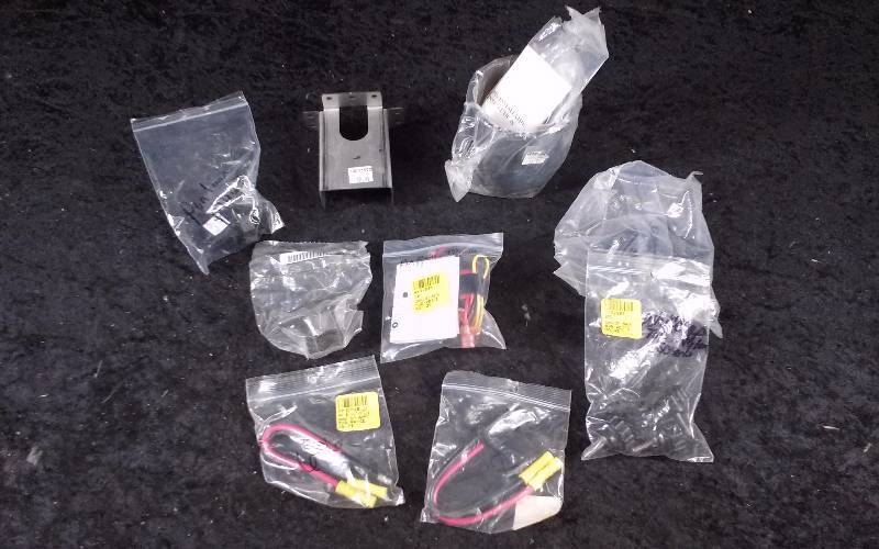 lot 1661 image: Misc Parts -Bin Lot - (see description)