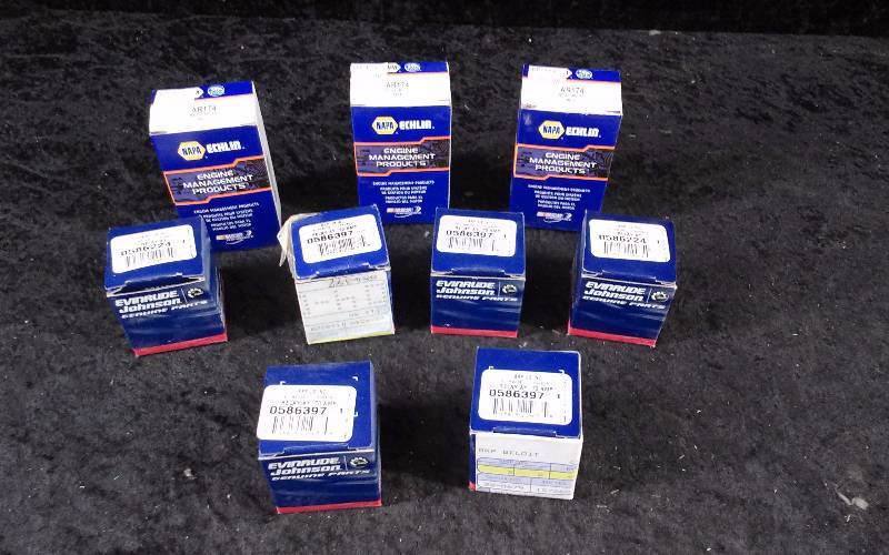 lot 1685 image: Lot - Relays (4) Evinrude 70A PN 0586397 (2)Evinrude PN 0586224, (3) Napa PN AR174