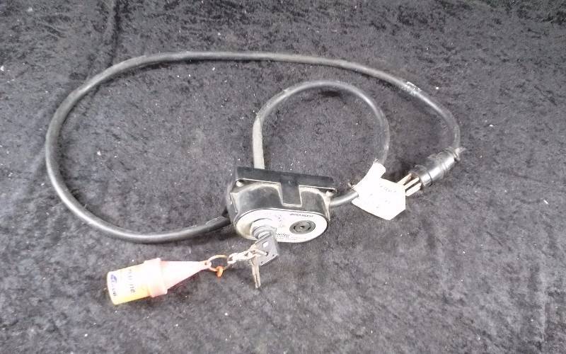 lot 1688 image: Mercury Remote Start Switch