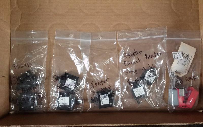 lot 1689 image: Lot - SKEETER Circuit Breakers, 5a, 30a, 3a, 50amp
