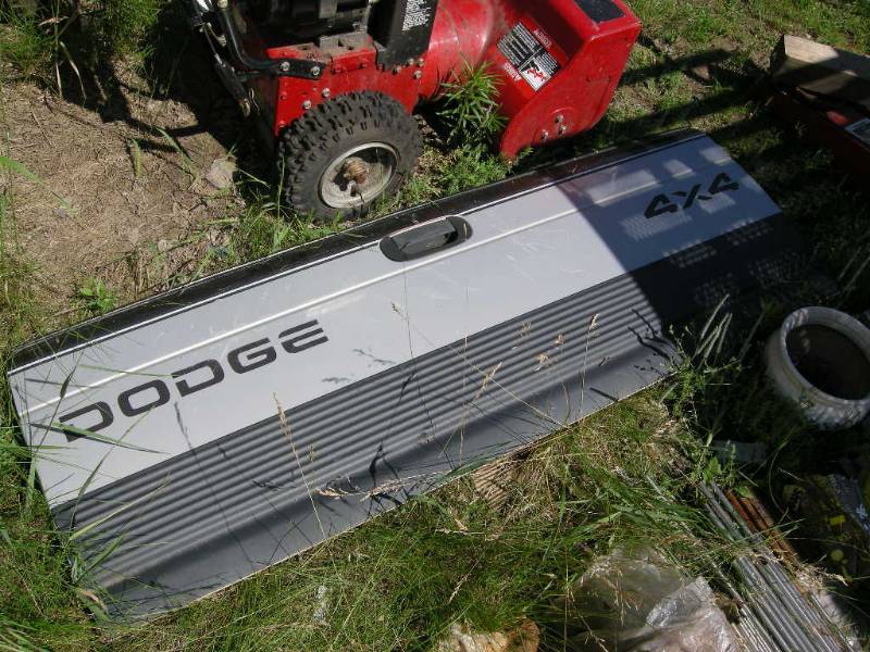 lot 9 image: Dodge Pickup Tailgate