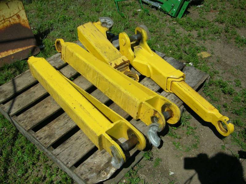 lot 20 image: Telescoping Car Hauler Arms