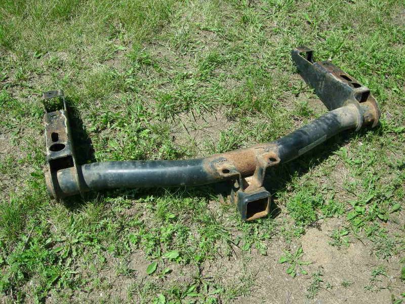 lot 109 image: GM Receiver Bracket