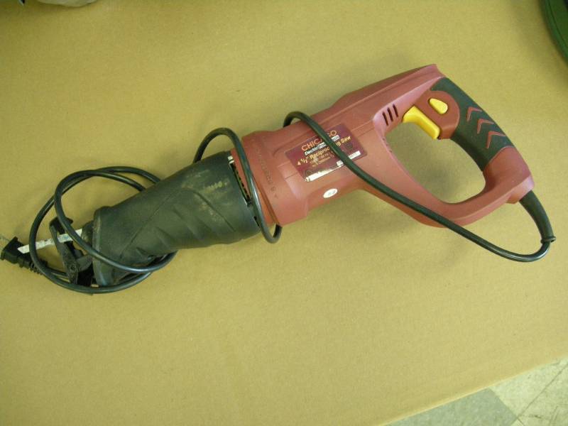 lot 27 image: Chicago Electric 4-12 Reciprocating Saw