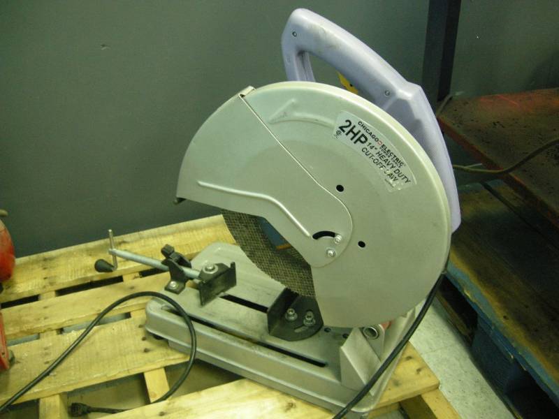 lot 40 image: Chicago Electric 14 Heavy Duty Cut-off Saw