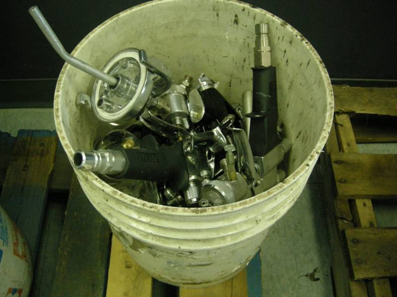 lot 49 image: Misc Spray Gun Parts