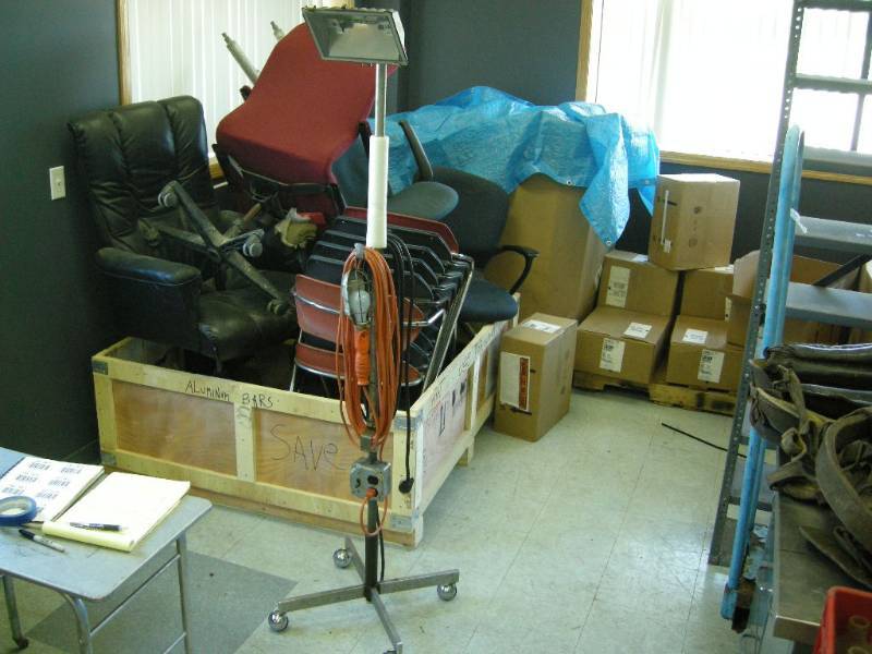 lot 63 image: Rolling Shop-Light Stand