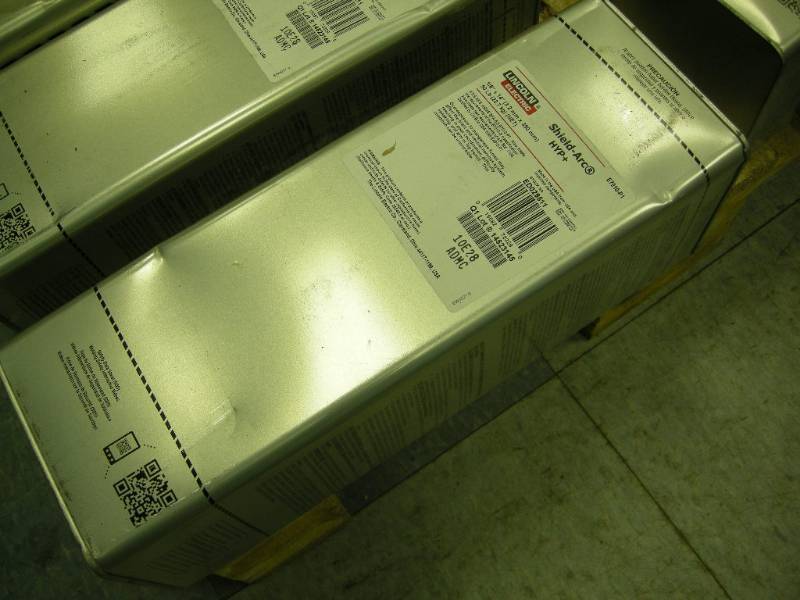 lot 117 image: Lincoln Electric Shield-Arc Welding Rods
