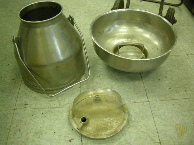 lot 165 image: Stainless Milking Accessories