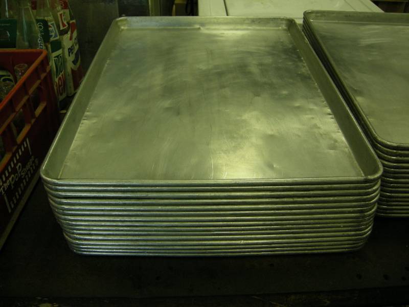 lot 167 image: Group Aluminum Cookie Sheets