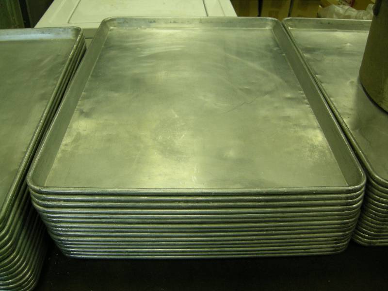 lot 168 image: Group Aluminum Cookie Sheets