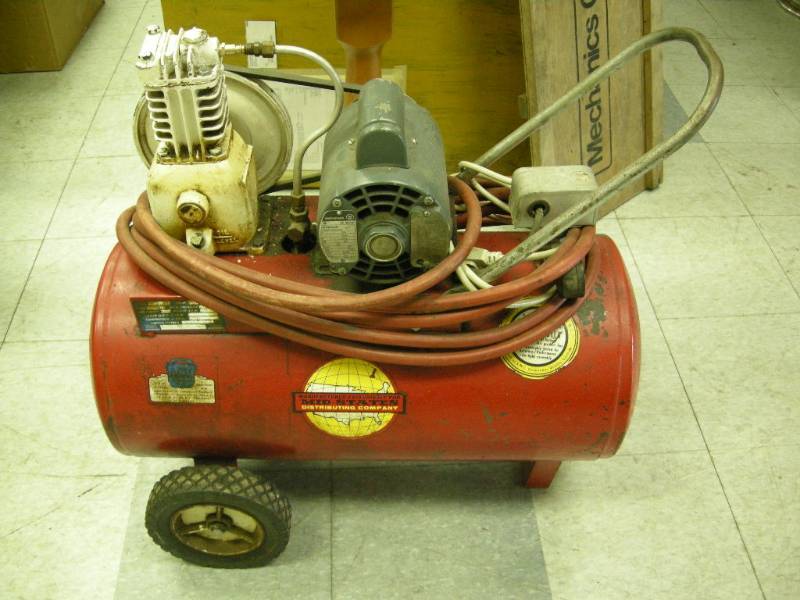 lot 198 image: Portable Air Compressor