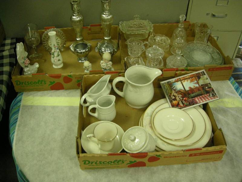 lot 208 image: Collectables Lot