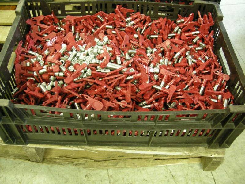 lot 223 image: Titan Airless Spray Gun Tips