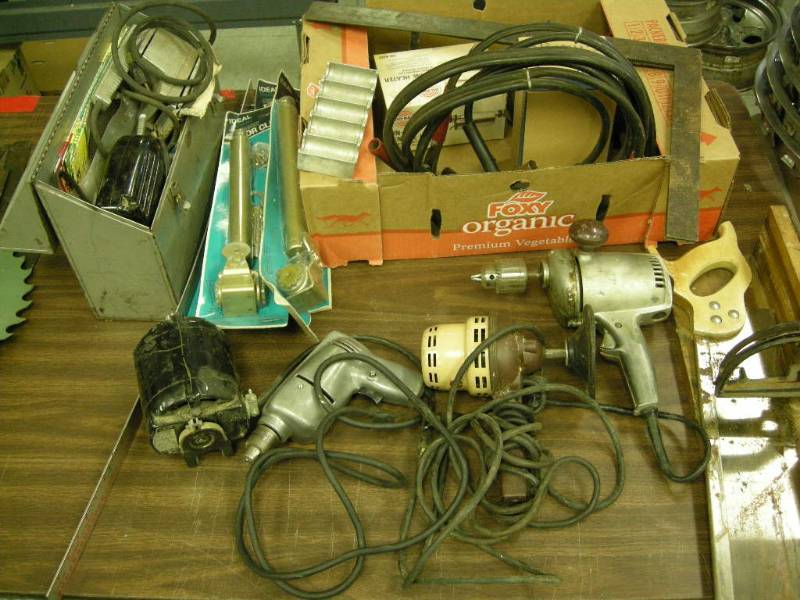 lot 246 image: Group Vintage Tools