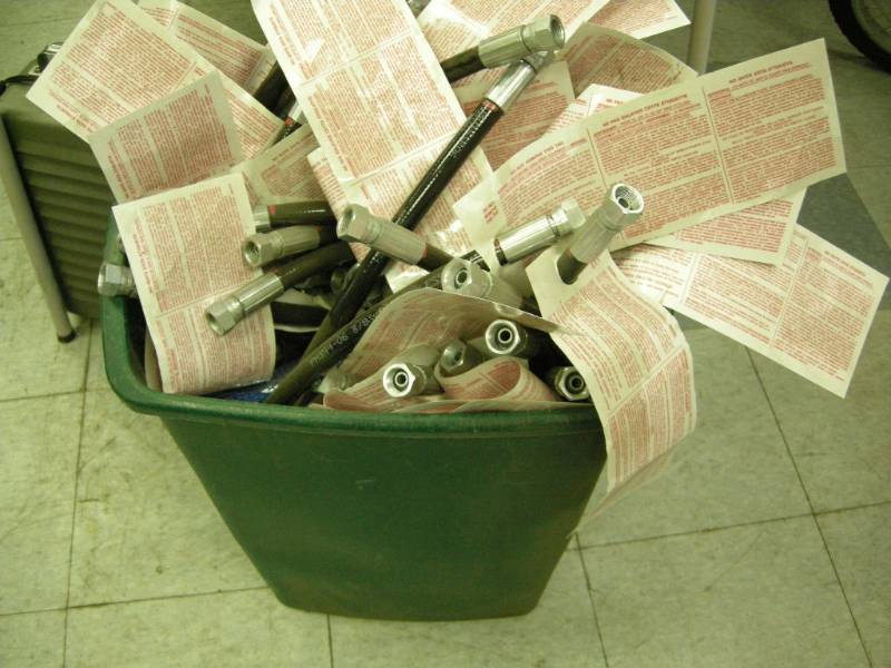 lot 257 image: Group Airless Sprayer Hoses