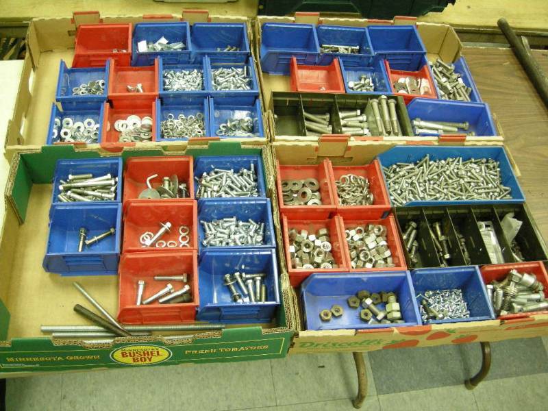 lot 280 image: Group of Fasteners