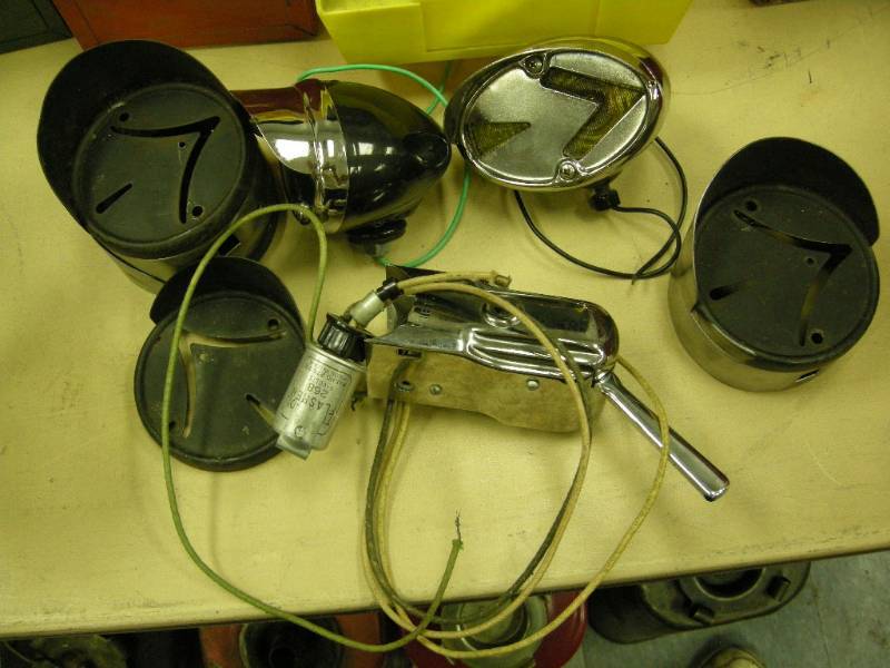 lot 298 image: Vintage Cushman Lights