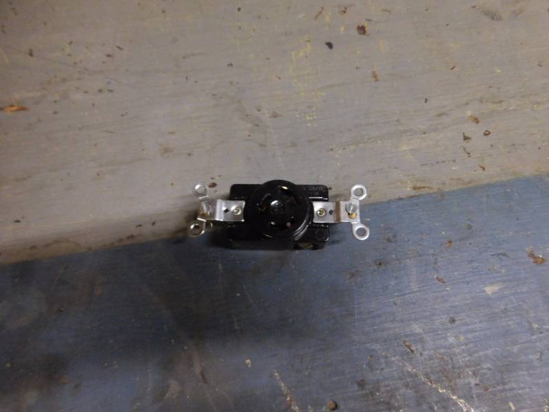 220 Outlet 20A 125250